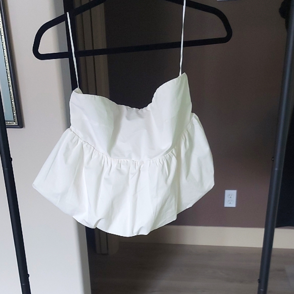 DISSH Elegant White Top